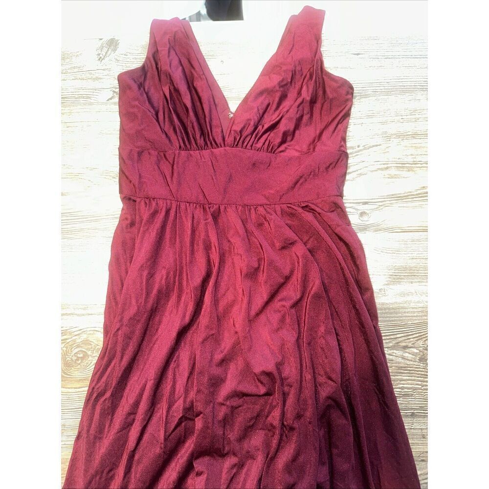 La Femme Dark Berry Plunge Neck A-Line Gown Size 6. NWOT. $328. 14 - Picture 3 of 9